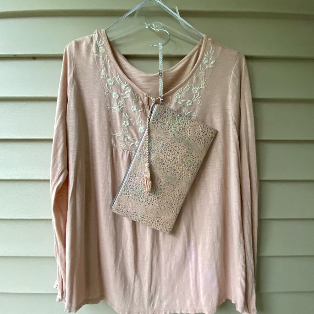 VGU Anita🌸Pink🎀Textured Clutch/Wristlet w/Beaded Zipper Pull & 2 Inside Pockets - Picture 14 of 16